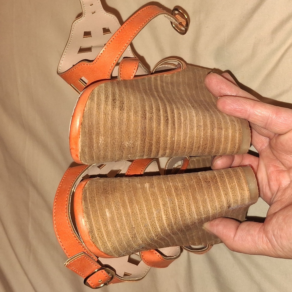 Restricted Orange Cage Wedges - Picture 3 of 8